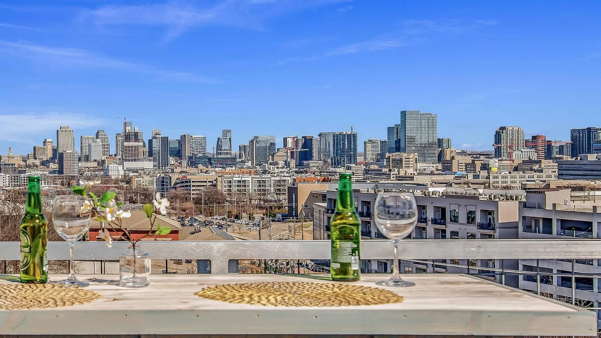 Spectacular Double Rooftop Home 7 Mins To Broadway Nashville