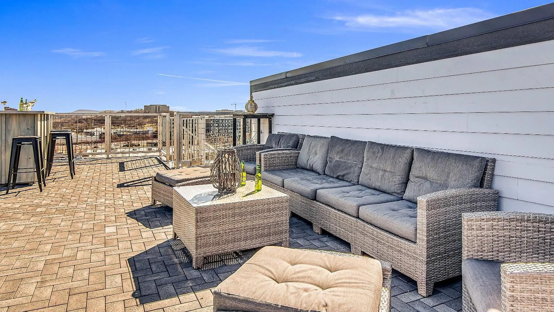 Spectacular Double Rooftop Home 7 Mins To Broadway Nashville Holiday home